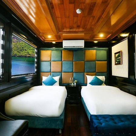 Cat Ba Ocean Cruise Hotel Ха Лонг Екстериор снимка