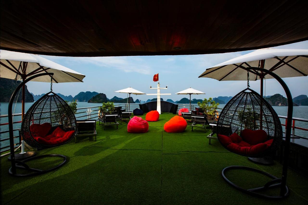 Cat Ba Ocean Cruise Hotel Ха Лонг Екстериор снимка