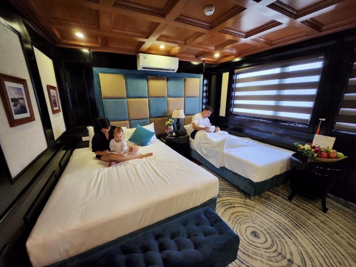 Cat Ba Ocean Cruise Hotel Ха Лонг Екстериор снимка