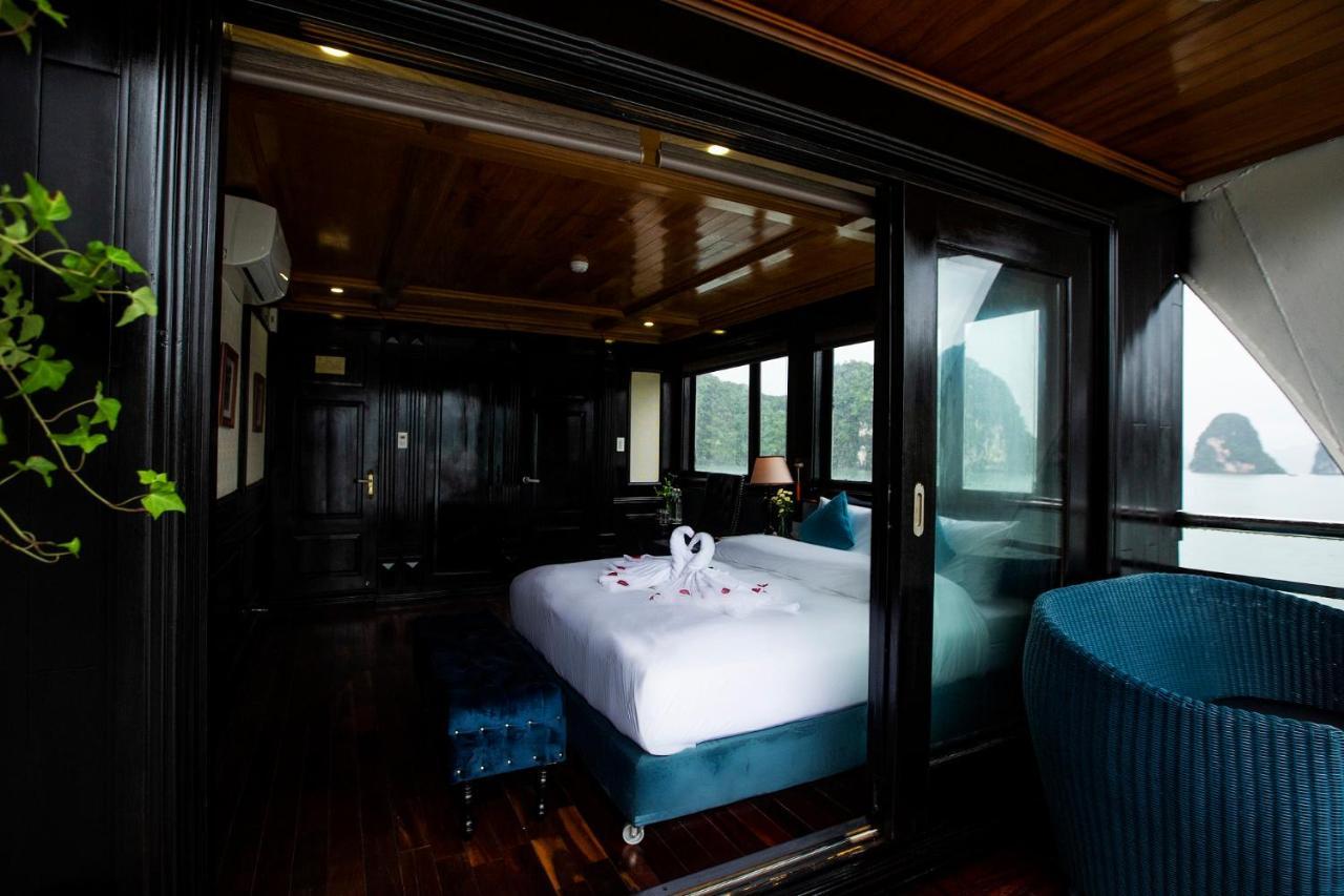 Cat Ba Ocean Cruise Hotel Ха Лонг Екстериор снимка