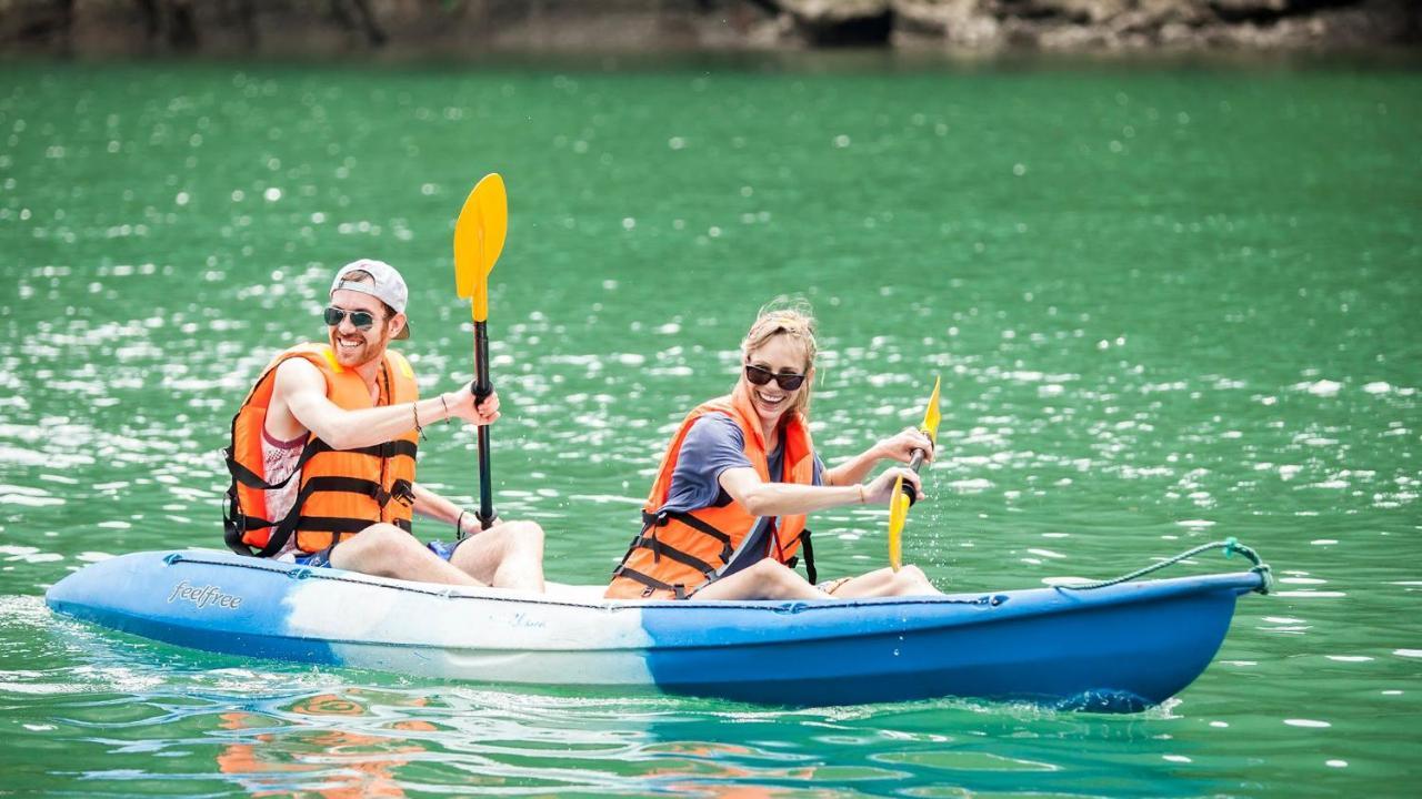Cat Ba Ocean Cruise Hotel Ха Лонг Екстериор снимка